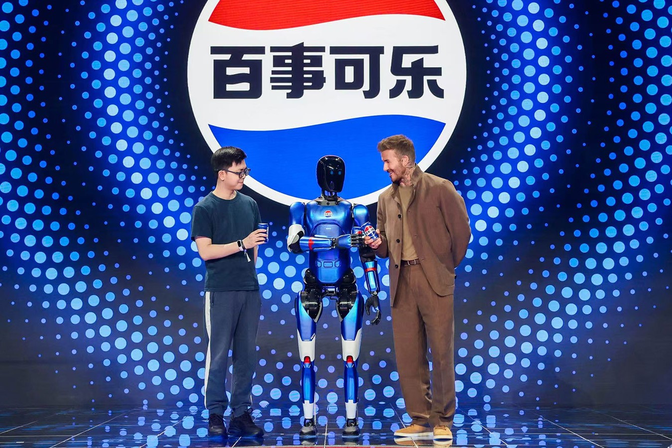 星空XK机器人携手百事中国共创“百事蓝宝” 共燃渴望新章